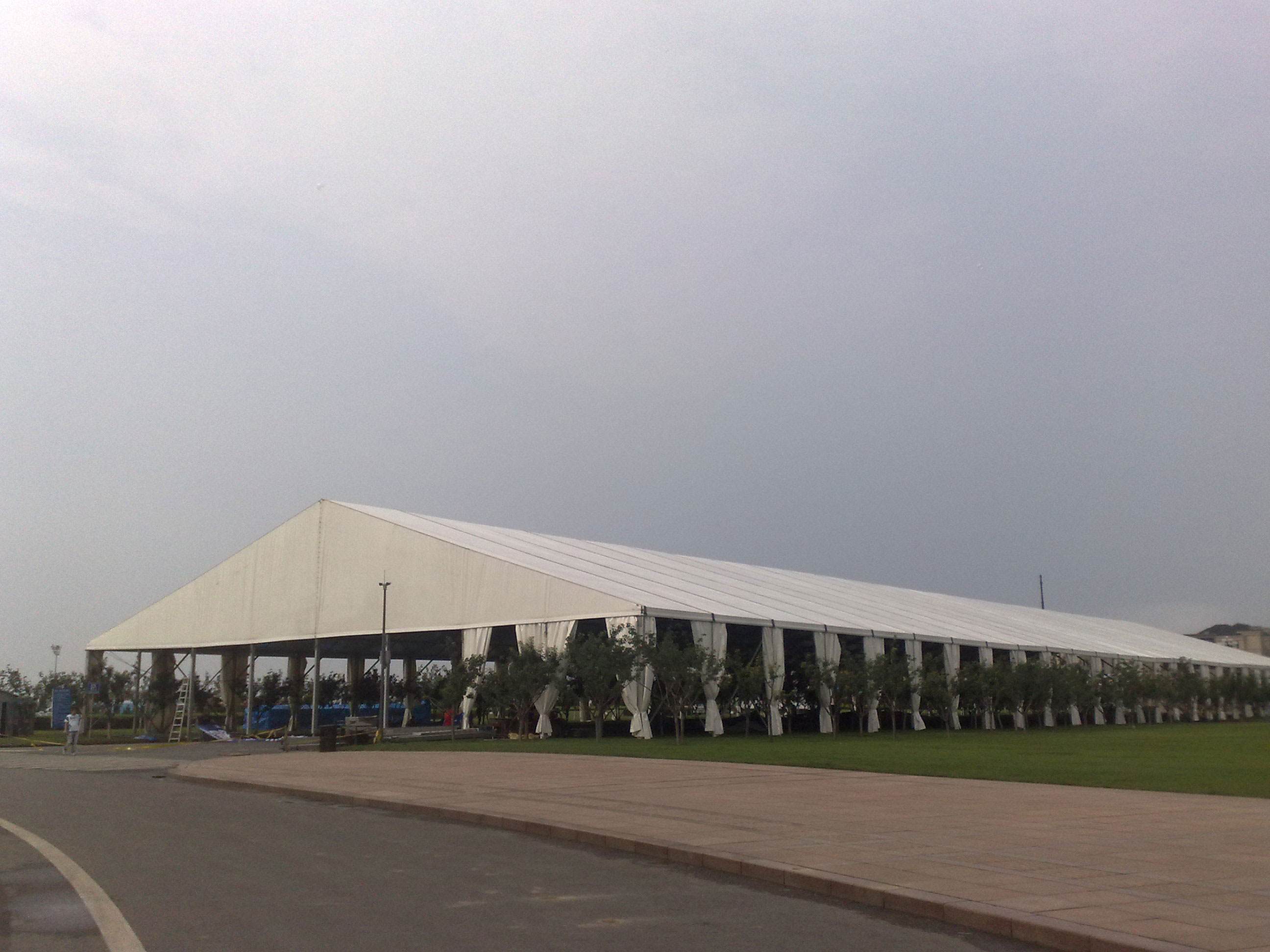 舉辦企業(yè)活動為什么應(yīng)該租篷房？